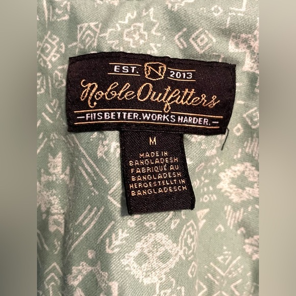 Noble Outfitters Mint Green Geometric Western Shirt – Size M - Picture 6 of 10